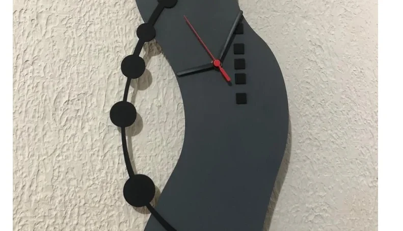 Relógio Moderno Cinza e Preto em MDF 42 x 20 cm