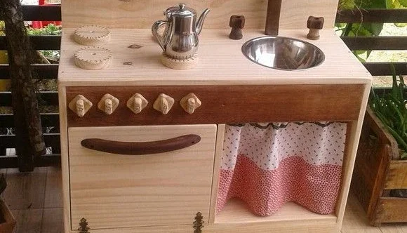 Cozinha Infantil de Madeira Artesanal