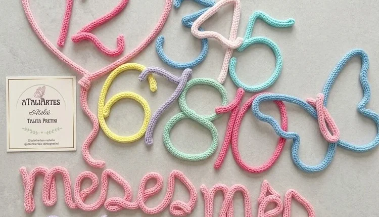 Kit Mêsversário Borboletas + nome Personalizado Tricotin