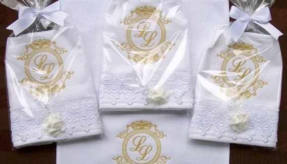 Lembrancinha de Casamento com Toalha e Sabonete