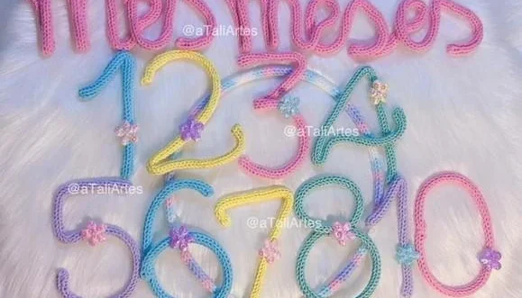 Kit Mêsversário Menina com Nome e Flores
