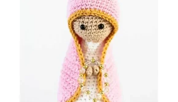 Nossa Senhora em Amigurumi Rosa