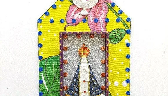 Capelinha de Madeira e Chita "N. S. Aparecida"