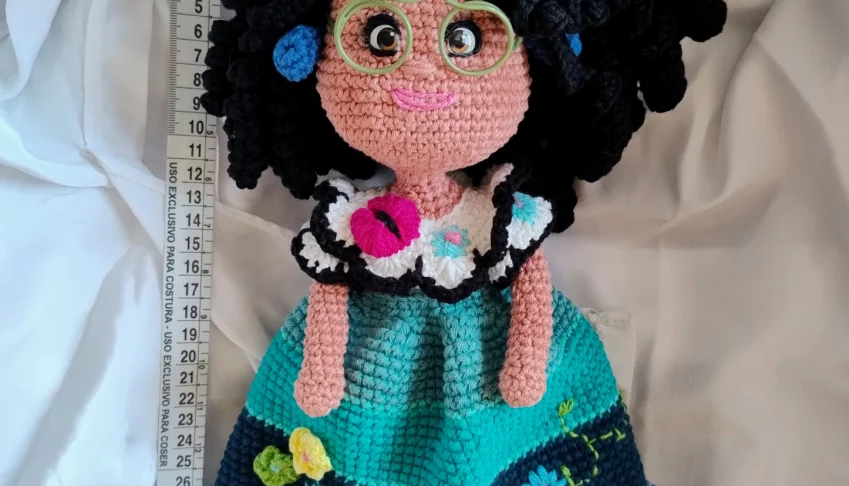 Boneca Mirabel