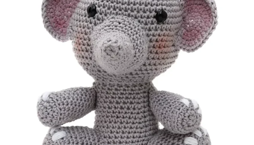 Elefante em amigurumi