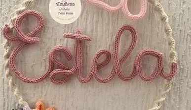 Porta Maternidade Rosa, flores e borboleta Macramê
