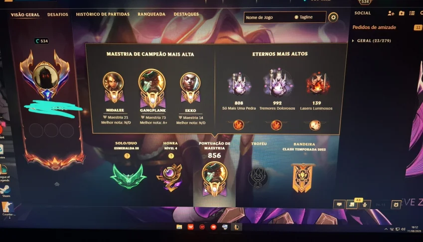 Vendo conta de lol esmeralda 3  level 534 com diversas skins