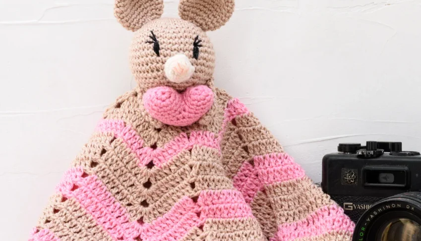 Naninha Coelho Rosa Coração Amigurumi