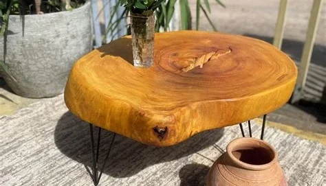 Mesa de Centro de Madeira Artesanal
