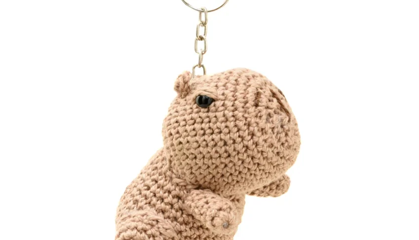 Chaveiro Capivara em amigurumi
