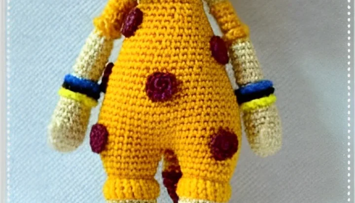 Receita em PDF - Boneca Girafinha Amigurumi