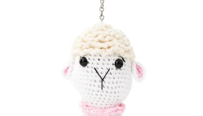 Chaveiro ovelha branca em amigurumi