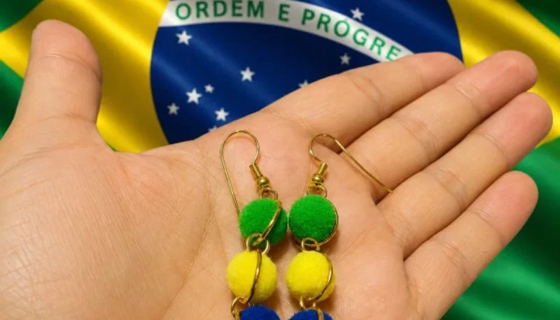 Brincos Artesanais nas Cores do Brasil