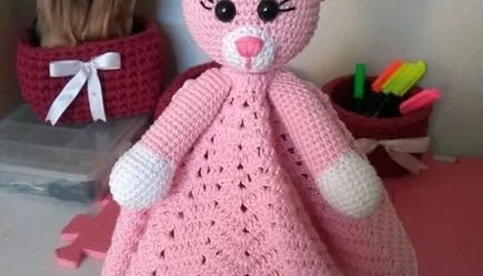 Naninha ou Manta do Apego em Crochê - Gatinha