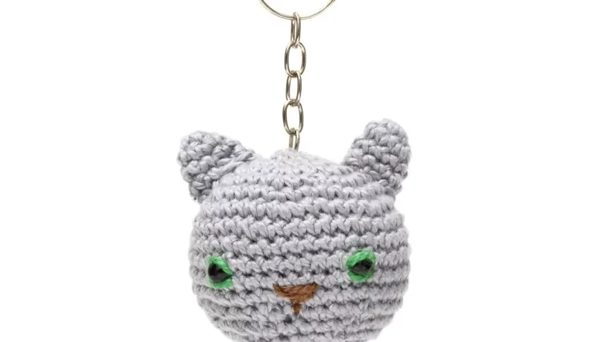 Chaveiro Cabeça de Gato Cinza em Amigurumi