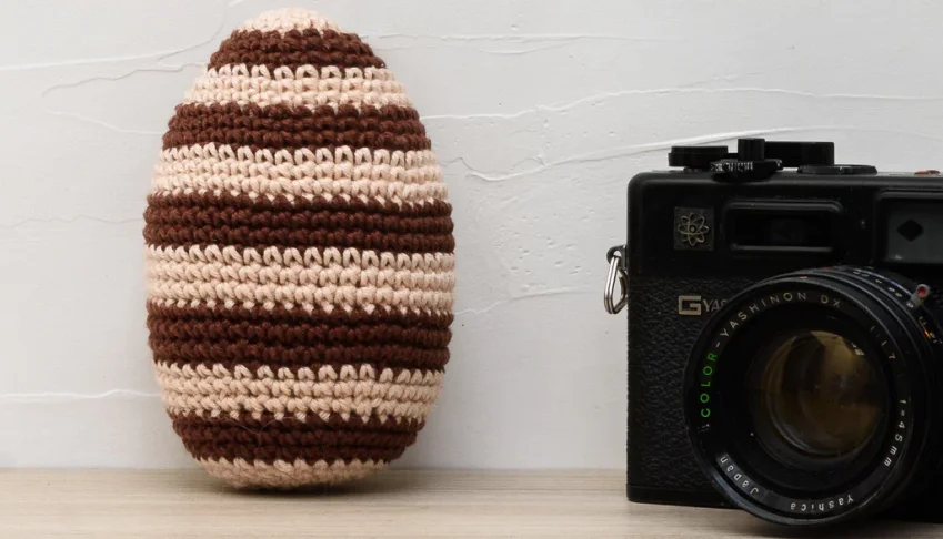 Ovo de Páscoa Marrom em amigurumi