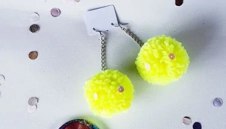 Brincos Festa Pompom Neon