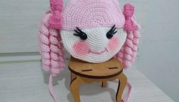Bolsa infantil em croche Boneca