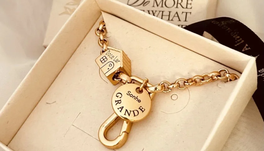 Colar de Crachá Personalizado