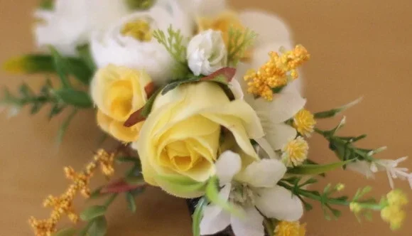 Presilha de Cabelo com Flores Artesanais