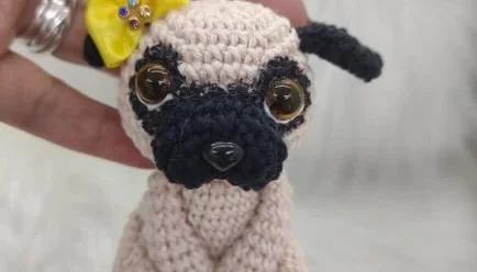 Mini Pug De Crochê - Chaveiro