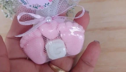 80 Pares de Pezinhos com Coração e Inicial