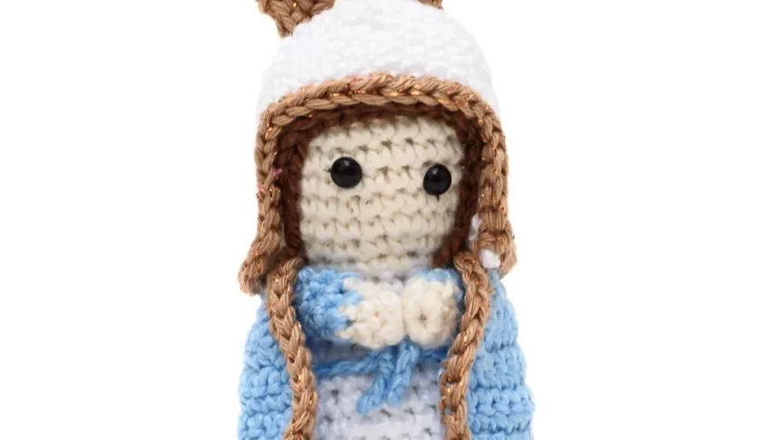 Mini Nossa Senhora da Graça em amigurumi