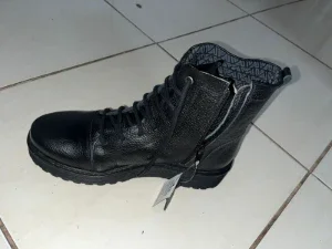 Vendo Bota Vittal Preta em Couro