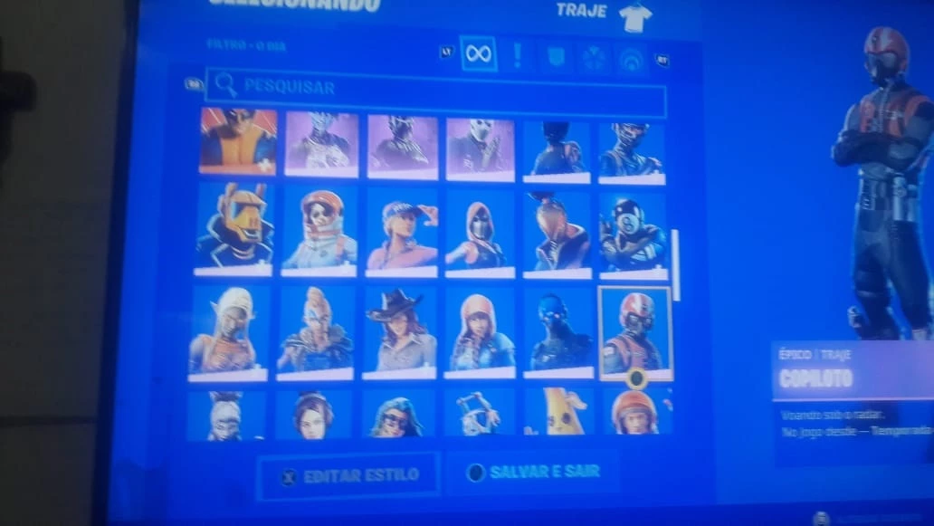 vendo conta de fortnite com 155 skins e com 500 vbucks na conta