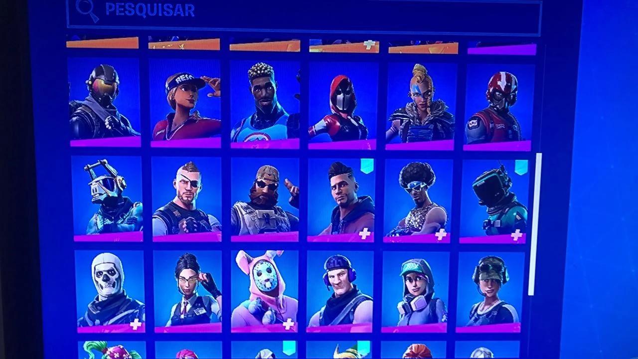 Conta Fortnite com muitas skins antigas - Fortnite - Contas