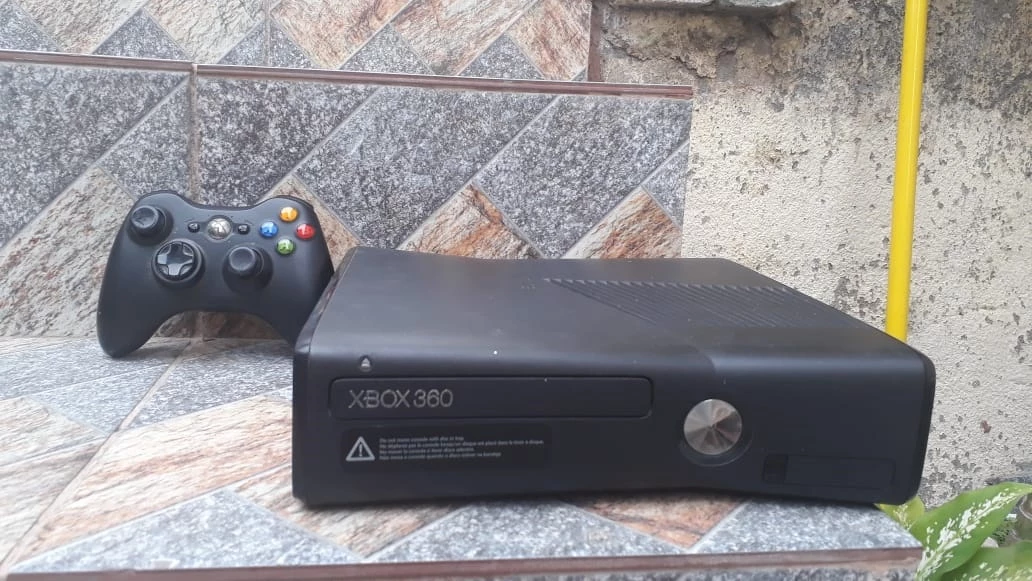 Xbox 360 Bloqueado C/ Controle & Kinect S/ Jogos - DFG