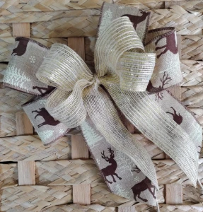 Laço Cenário de Natal 20 x 22 cm - Juta com Ouro