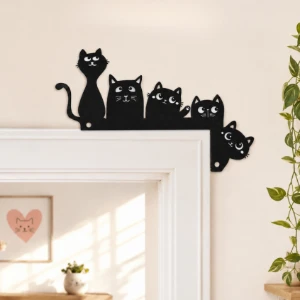 Cantoneira de Porta Gatinhos em MDF Preto 20 x 13 cm