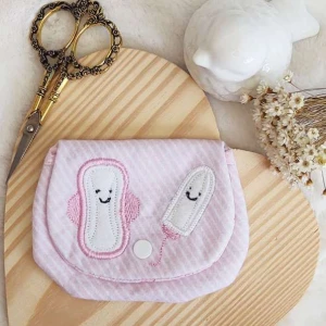Porta-absorventes de feltro - Artesanato e Personalizados
