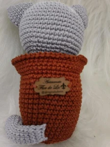 Vaso em crochê com gatinho - Artesanato e Personalizados