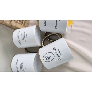 Caneca com Borda e Alça Douradas Personalizada - Artesanato e Personalizados