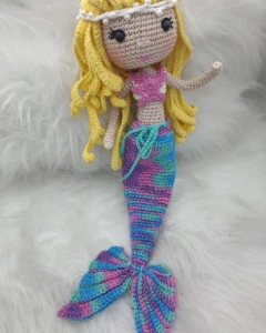 Sereia em Amigurumi - Artesanato e Personalizados