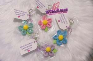 Chaveiro margaridas de Tricotin - Artesanato e Personalizados