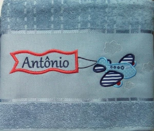 Kit com 3 Toalhas de Banho Infantil Personalizadas - Artesanato e Personalizados
