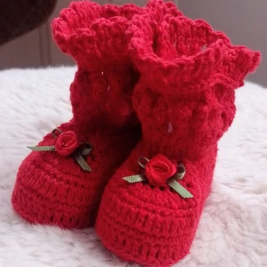 Botinha de Crochê para Bebê - Artesanato e Personalizados