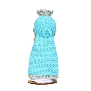 Nossa Senhora em Amigurumi com Manto Azul Céu - Artesanato e Personalizados