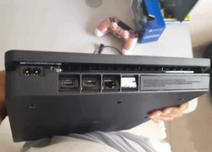 PS4 todo bom, bem conservado jogos, controles novos redset e - Outros