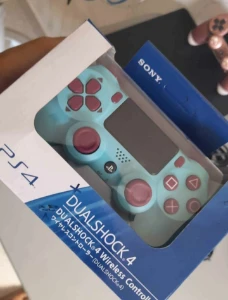 PS4 todo bom, bem conservado jogos, controles novos redset e - Outros