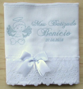 Toalha para Batizado Bordada com Guipir - Artesanato e Personalizados