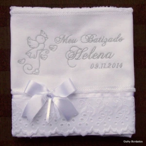 Toalha para Batizado Bordada com Guipir - Artesanato e Personalizados
