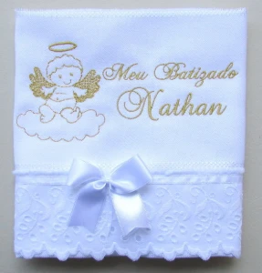 Toalha para Batizado Bordada com Guipir - Artesanato e Personalizados