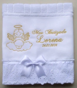 Toalha para Batizado Bordada com Guipir - Artesanato e Personalizados