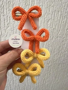04 Unidades Presilha de Lacinho Tricotin - Artesanato e Personalizados