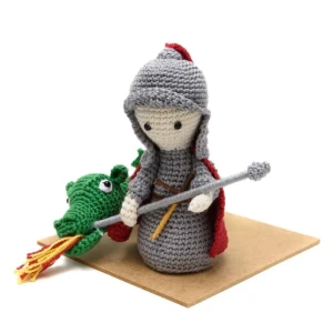 São Jorge e o dragão em amigurumi - Artesanato e Personalizados