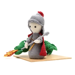 São Jorge e o dragão em amigurumi - Artesanato e Personalizados